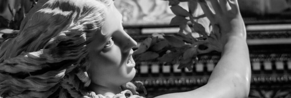 Wanting depicted in the gesture of the statue.